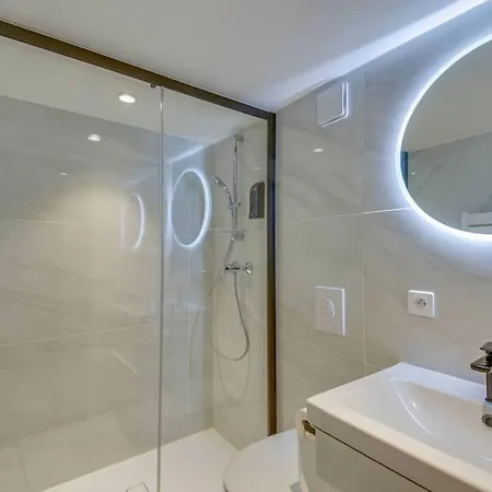 Brp Center, Eight-bedroom Luxury *