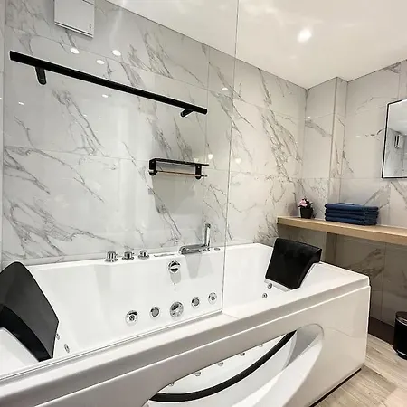 Brp Center, Eight-bedroom Luxury Holiday home