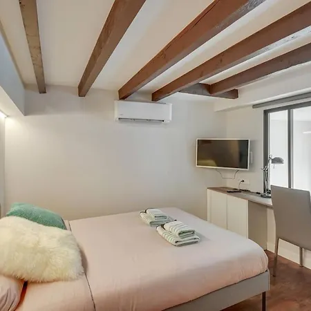 Brp Center, Eight-bedroom Luxury Holiday home Cannes